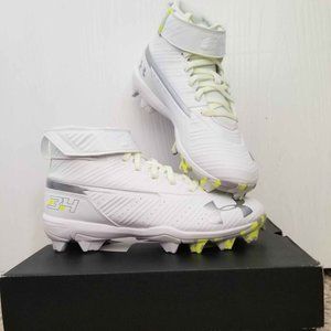 *NWT* Under Armour Boys Baseball Cleats Size 5